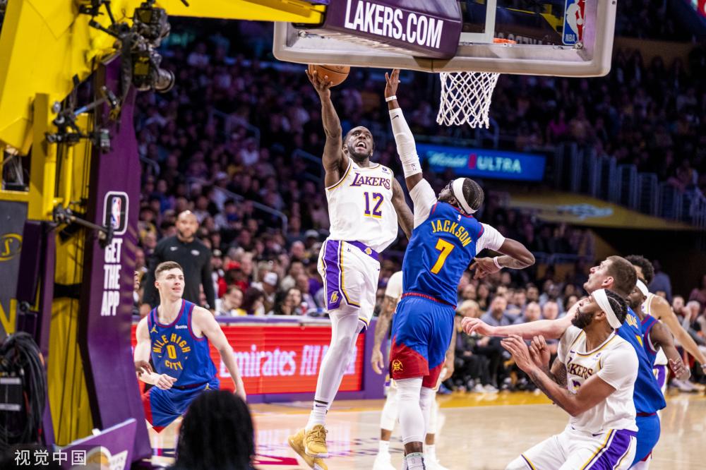 锋与后防的 锋与后防的